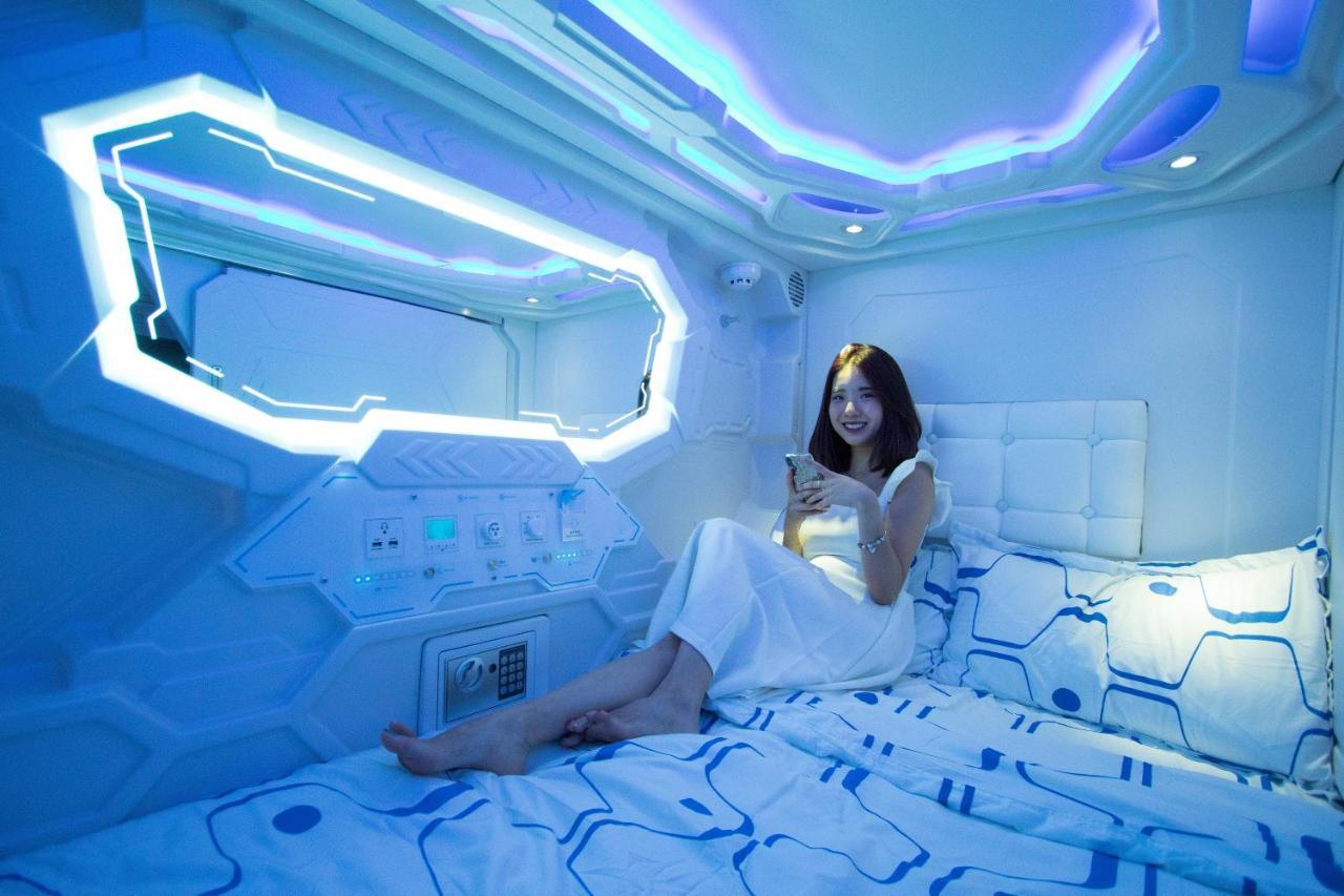 Jc Space Capsule Hotel Kuah Exterior foto
