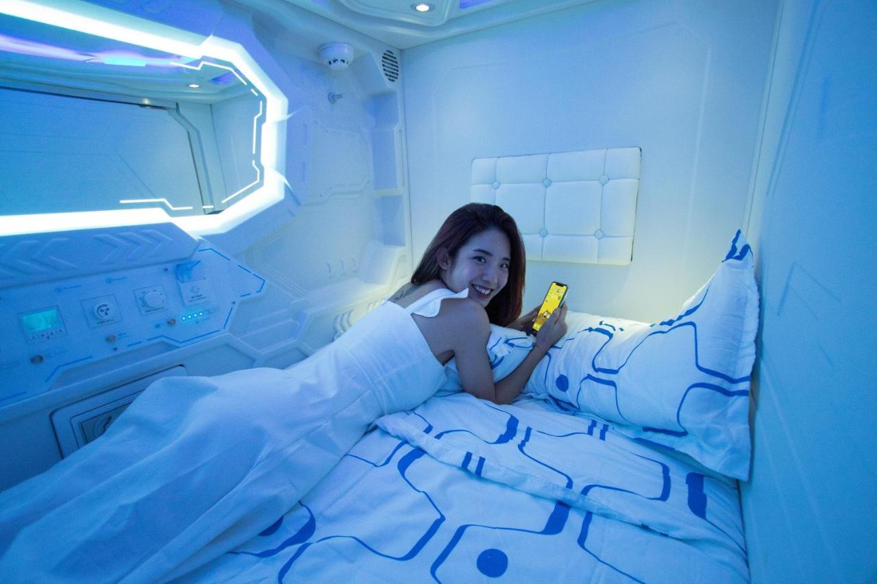 Jc Space Capsule Hotel Kuah Exterior foto